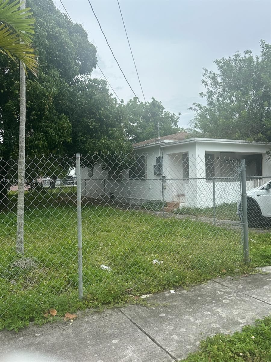 1891 NW 62nd Ter, Miami, FL 33147