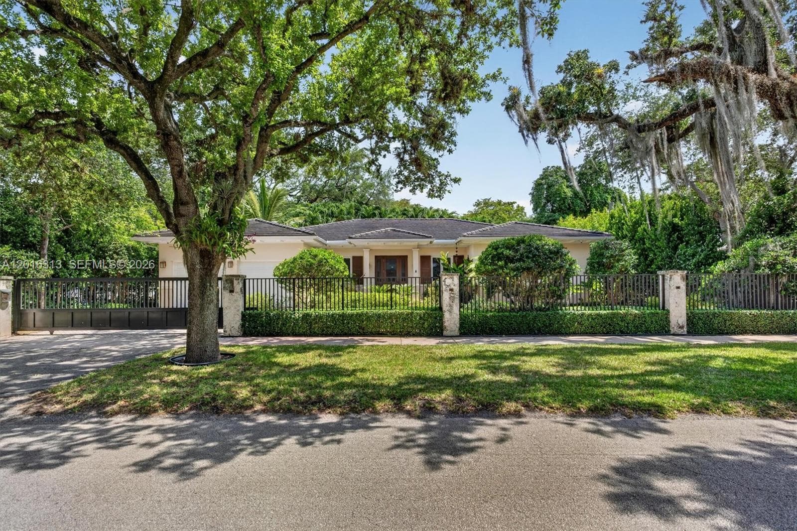 442 Amalfi Ave, Coral Gables, FL 33146 — zdjęcie 5