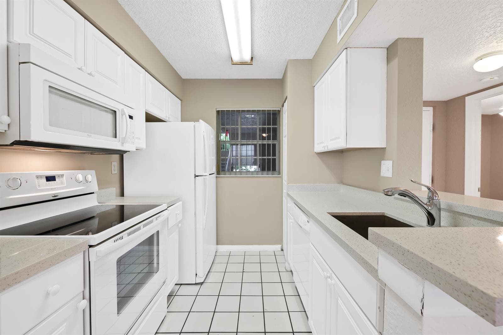 2861 N Oakland Forest Drive # 202, Oakland Park, FL 33309 — zdjęcie 2