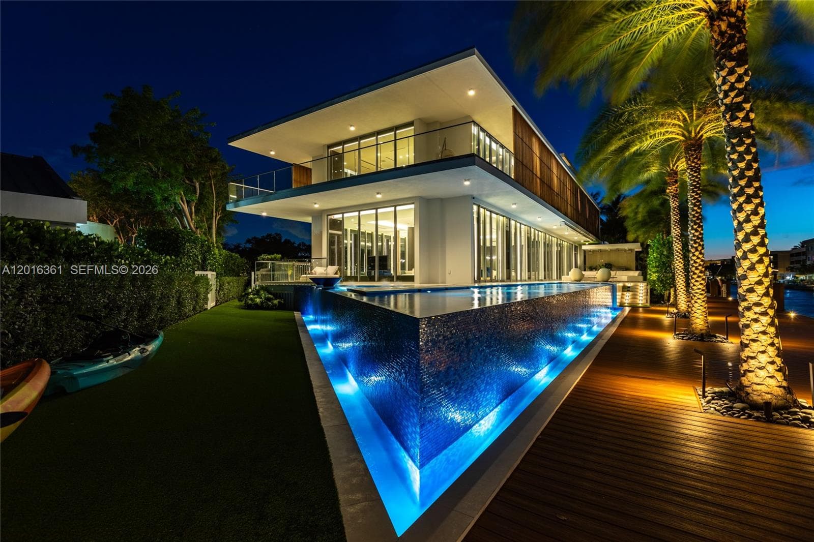 13390 Biscayne Bay Dr, North Miami, FL 33181 — zdjęcie 5