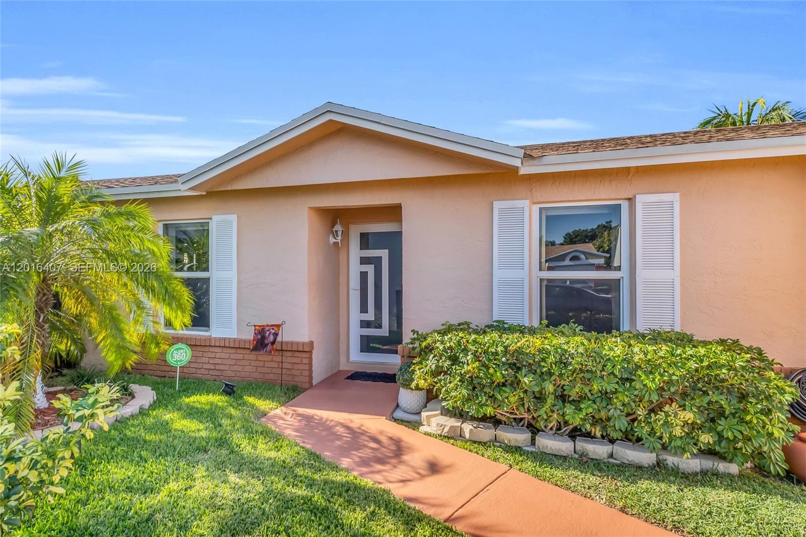 8266 NW 192nd Ter, Hialeah, FL 33015 — zdjęcie 2