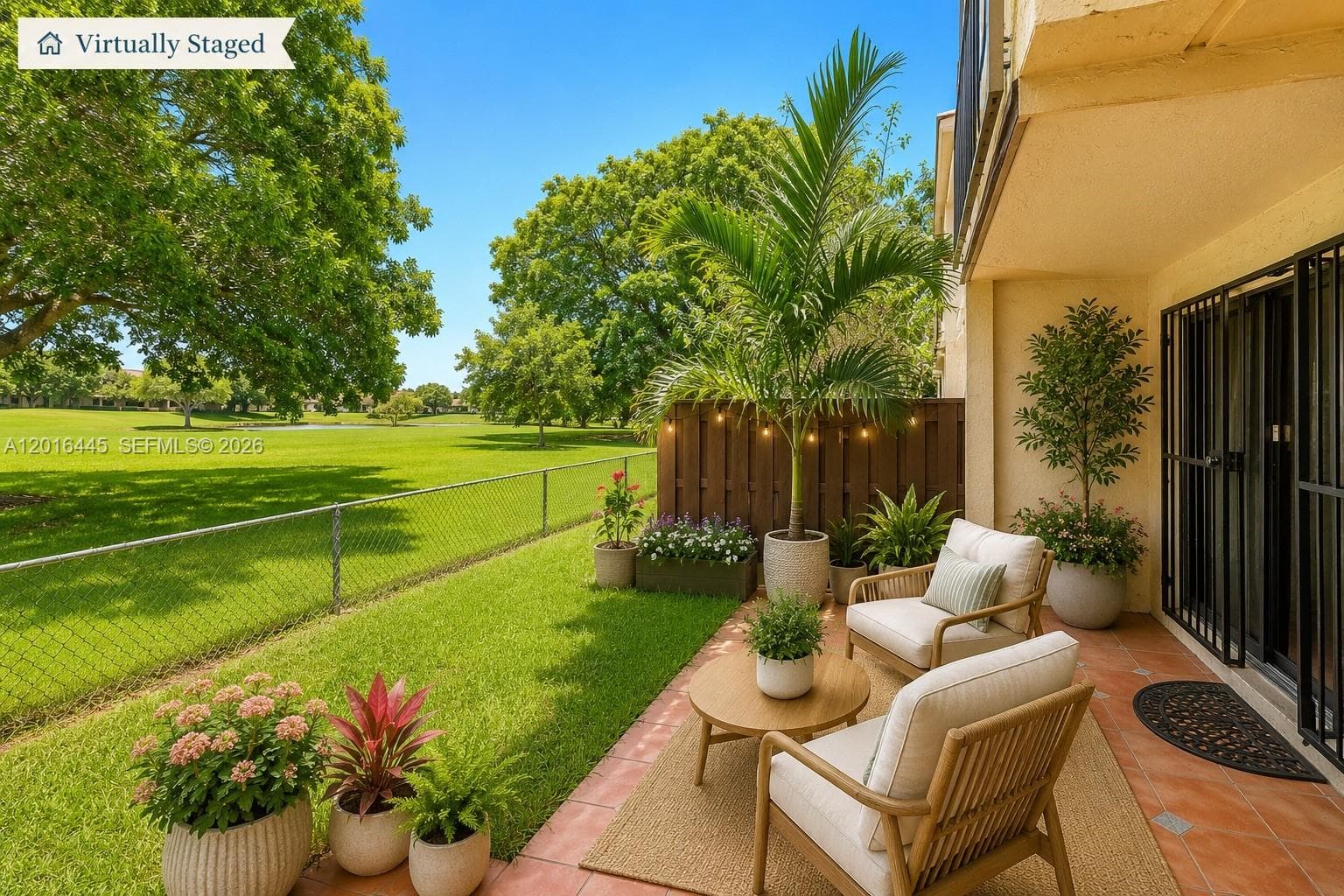 425 W Park Dr # 10, Miami, FL 33172 — zdjęcie 2