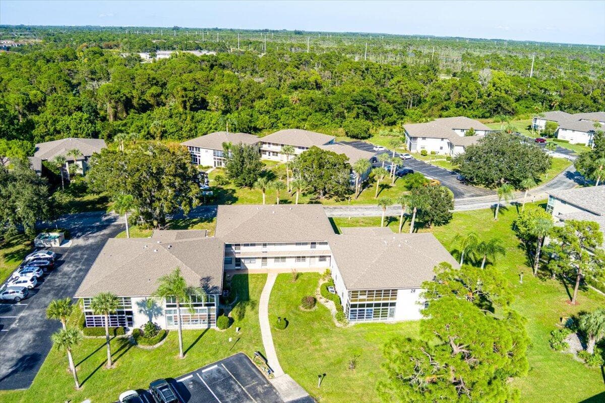 28 Lake Vista Trail # 105, Port St. Lucie, FL 34952 — zdjęcie 2