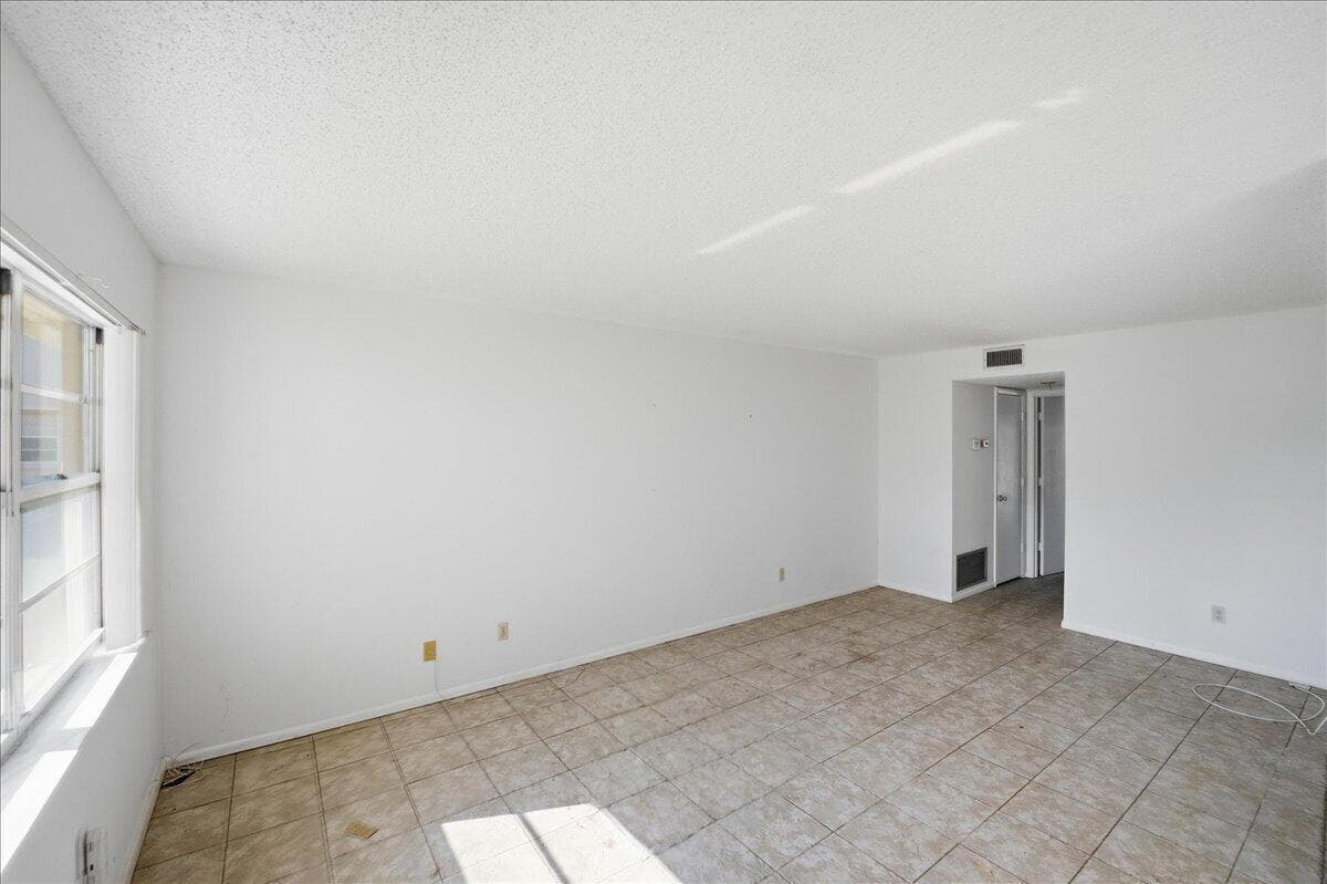 28 Lake Vista Trail # 105, Port St. Lucie, FL 34952 — zdjęcie 4