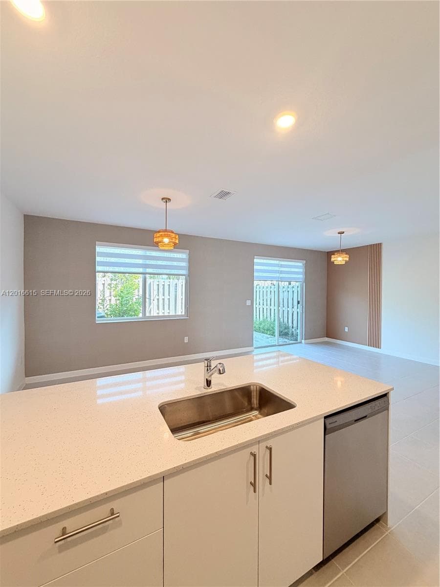 663 SE 13th St Cir, Homestead, FL 33034 — zdjęcie 3