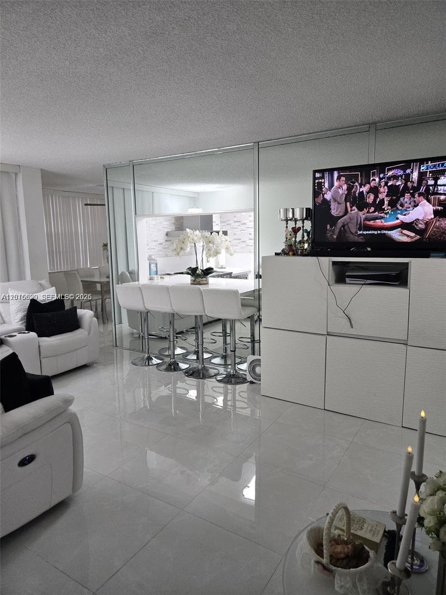 9410 Live Oak Pl # 103, Davie, FL 33324