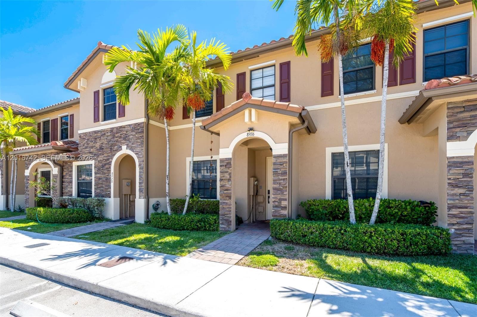 8936 W 35th Ln, Hialeah, FL 33018 — zdjęcie 3