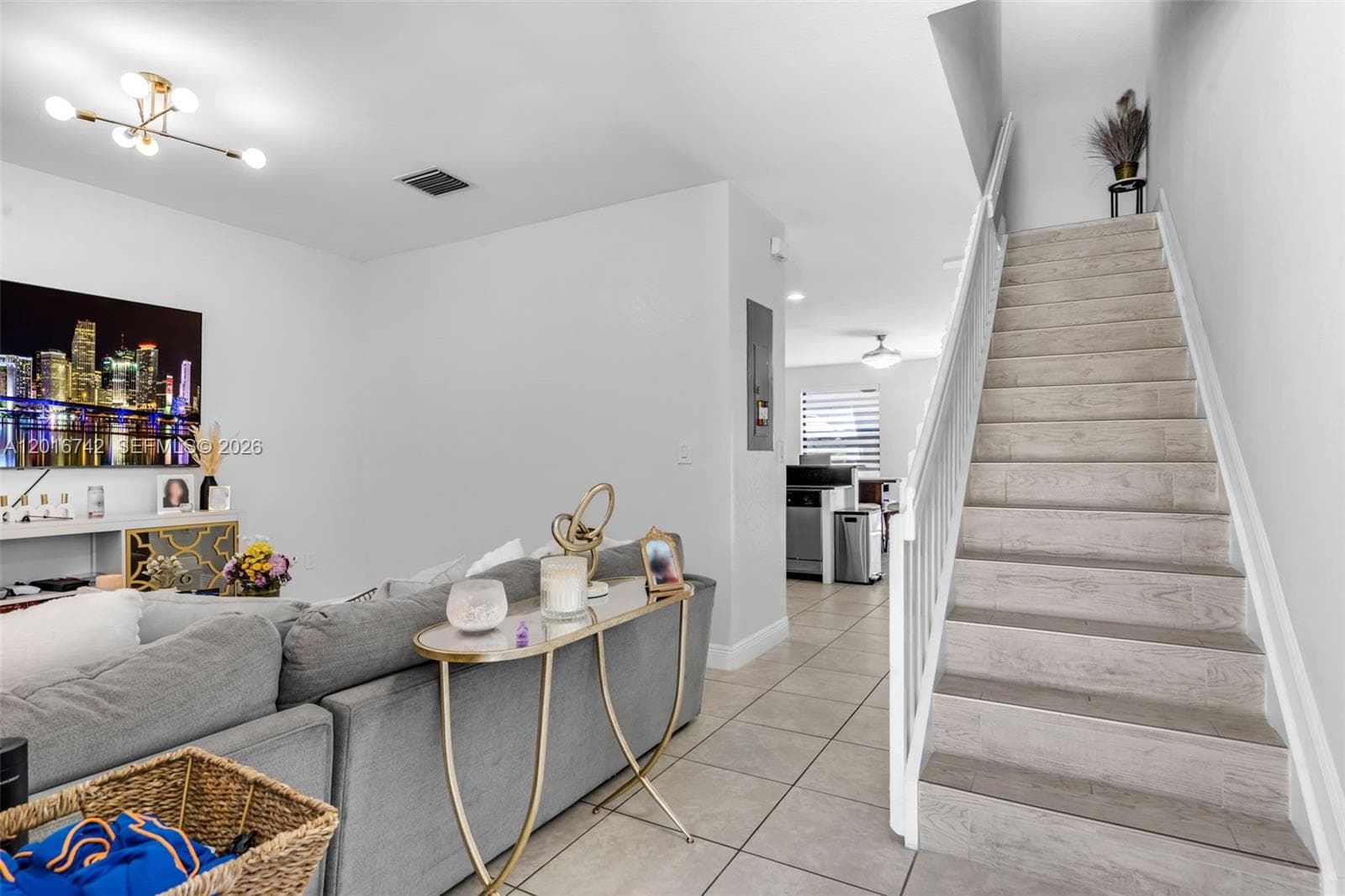 8936 W 35th Ln, Hialeah, FL 33018 — zdjęcie 4