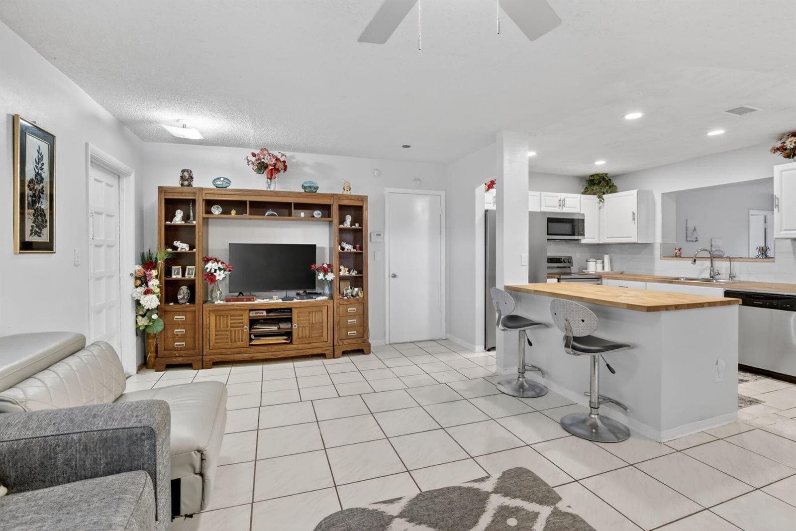 1411 NW 89th Avenue, Pembroke Pines, FL 33024 — zdjęcie 4