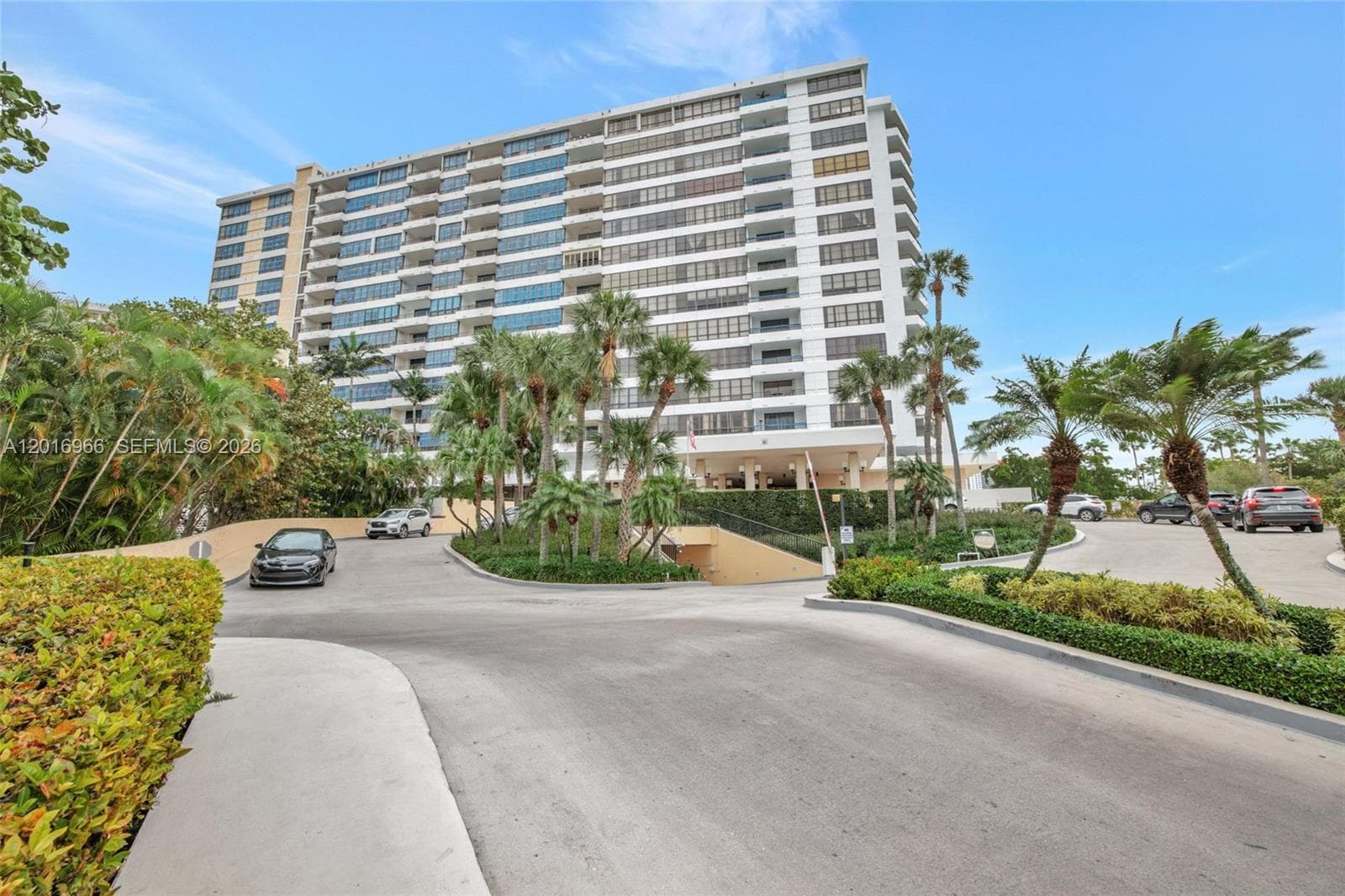 500 Three Islands Blvd # 622, Hallandale Beach, FL 33009 — zdjęcie 2