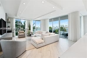 17111 Biscayne Blvd # 209, North Miami Beach, FL 33160