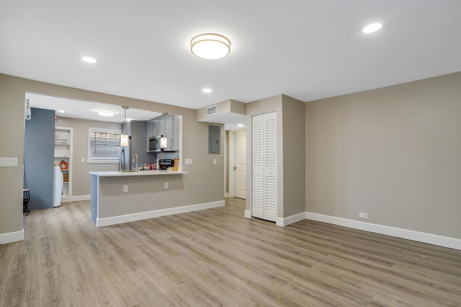 1225 W 10th Street # Apartment B, Riviera Beach, FL 33404 — zdjęcie 2