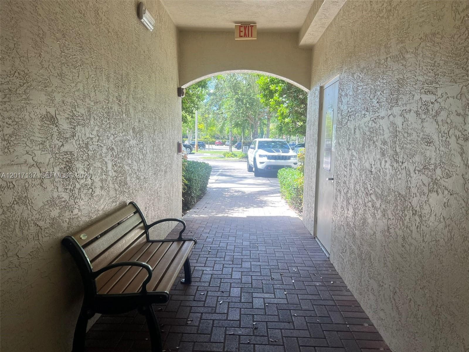 3500 Oaks Clubhouse Dr # 211, Pompano Beach, FL 33069 — zdjęcie 2