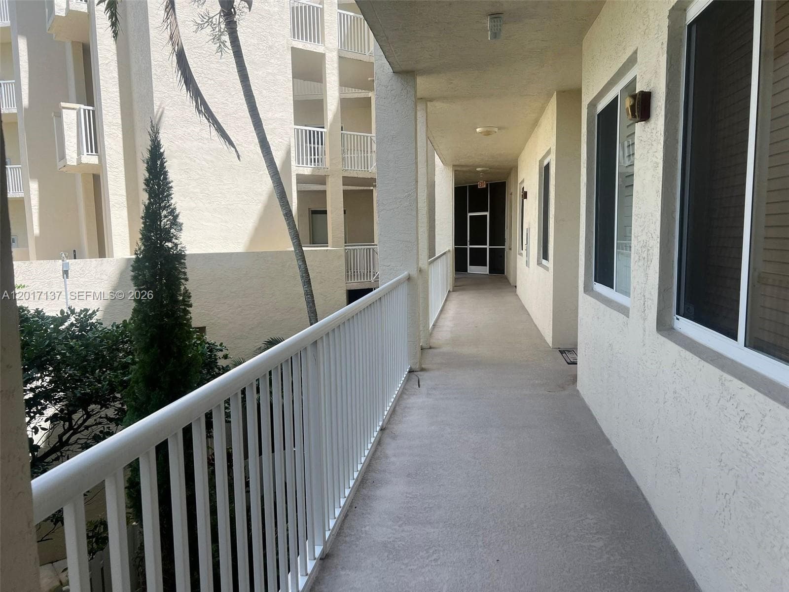 3500 Oaks Clubhouse Dr # 211, Pompano Beach, FL 33069 — zdjęcie 4