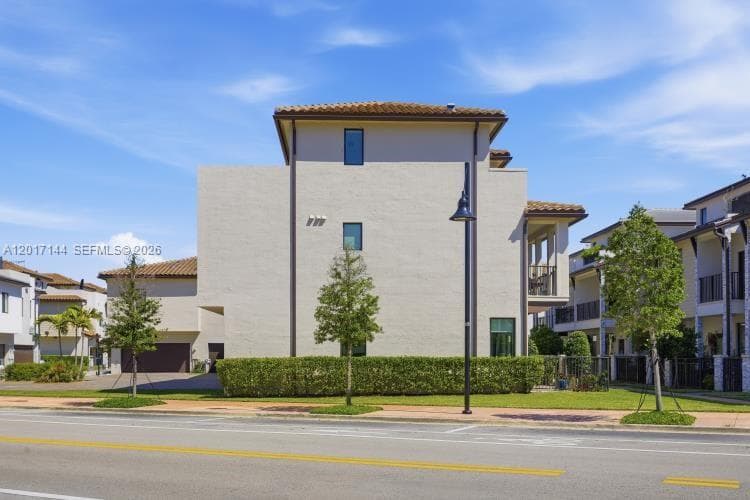 4426 83rd Pkwy, Doral, FL 33166 — zdjęcie 5