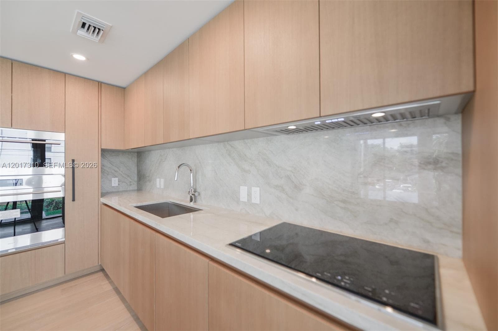 1177 Kane Concourse # 204, Bay Harbor Islands, FL 33154 — zdjęcie 3