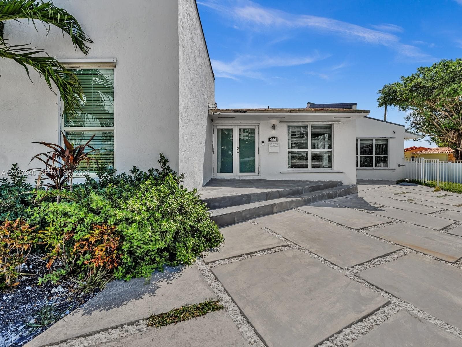 2001 NE 122nd Rd, North Miami, FL 33181 — zdjęcie 2