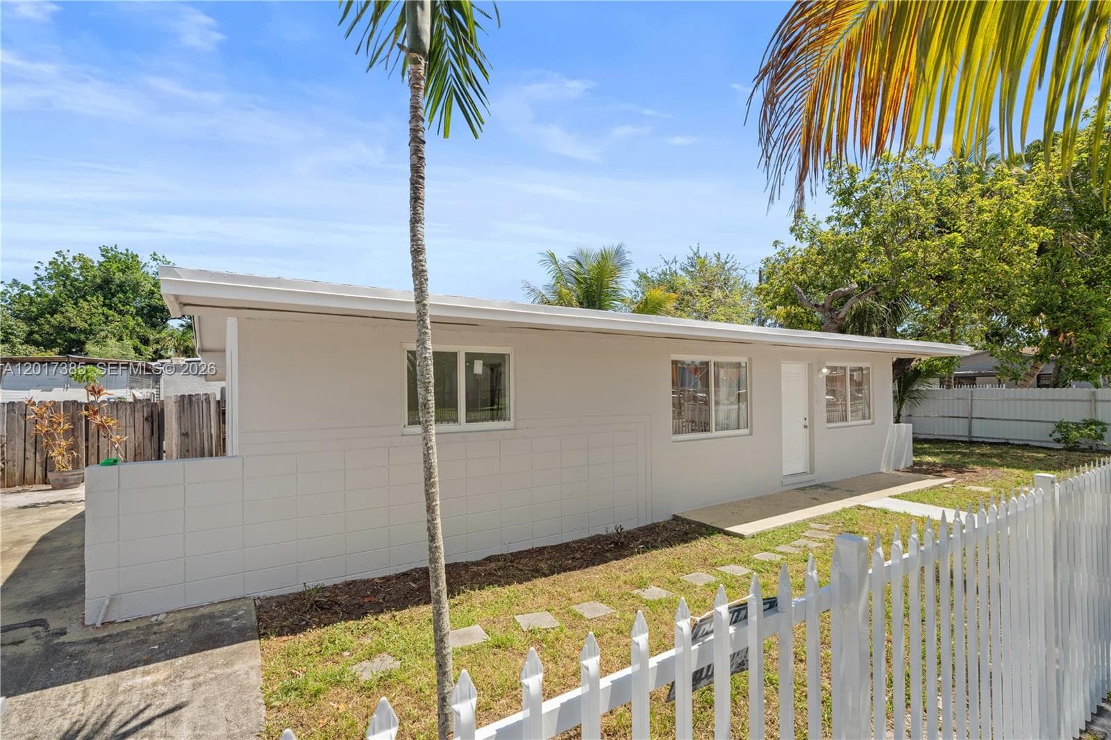 8400 NW 24th Ct, Miami, FL 33147 — zdjęcie 2