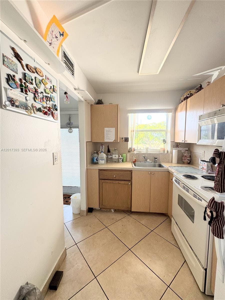 8130 Sunrise Lakes Blvd # 202, Sunrise, FL 33322 — zdjęcie 2