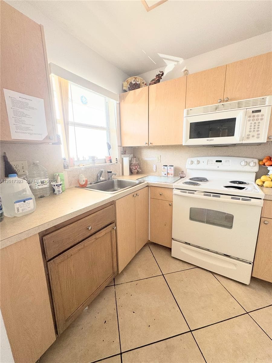 8130 Sunrise Lakes Blvd # 202, Sunrise, FL 33322 — zdjęcie 3