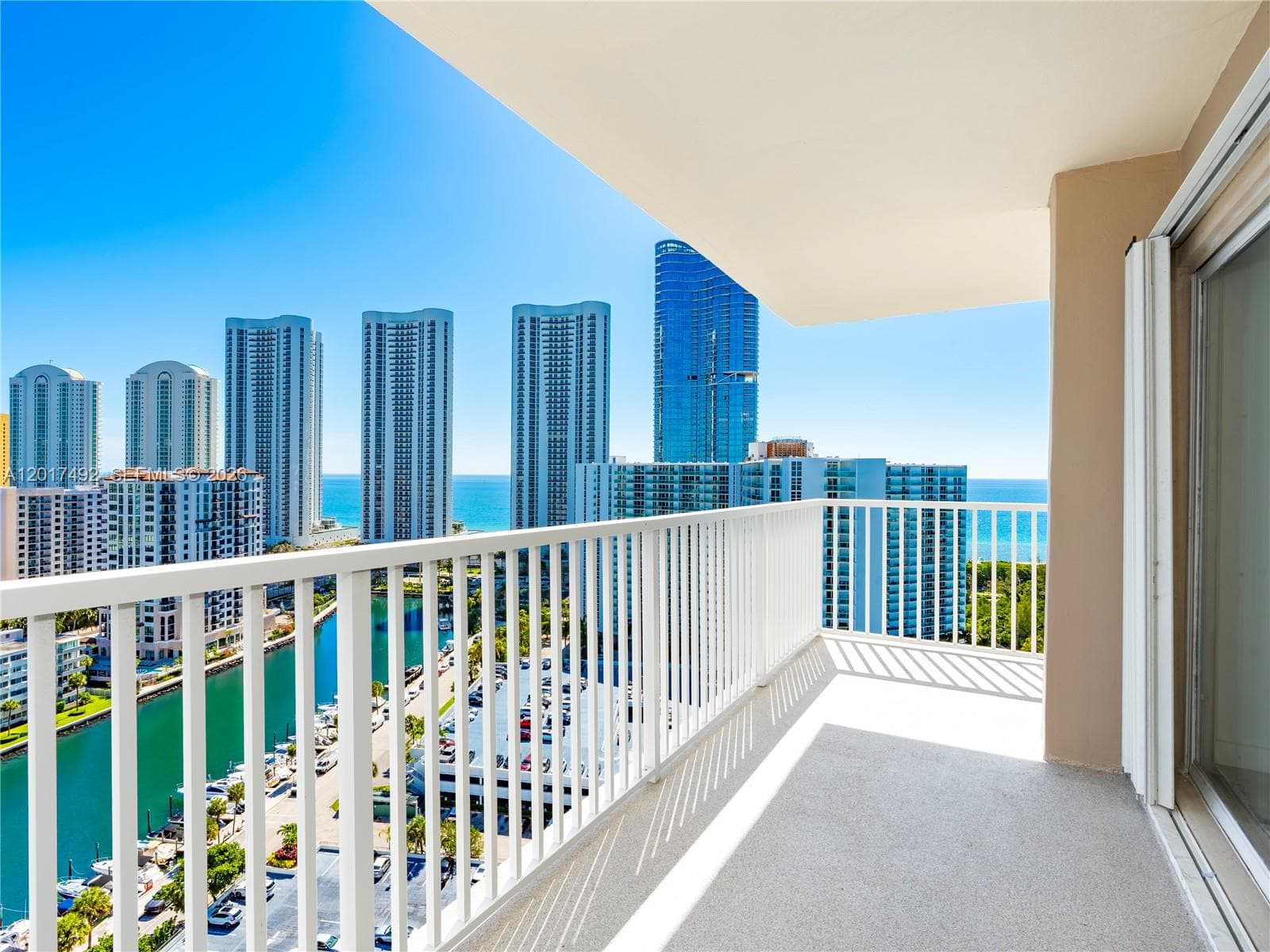 300 Bayview Dr # 2115, Sunny Isles Beach, FL 33160 — zdjęcie 4