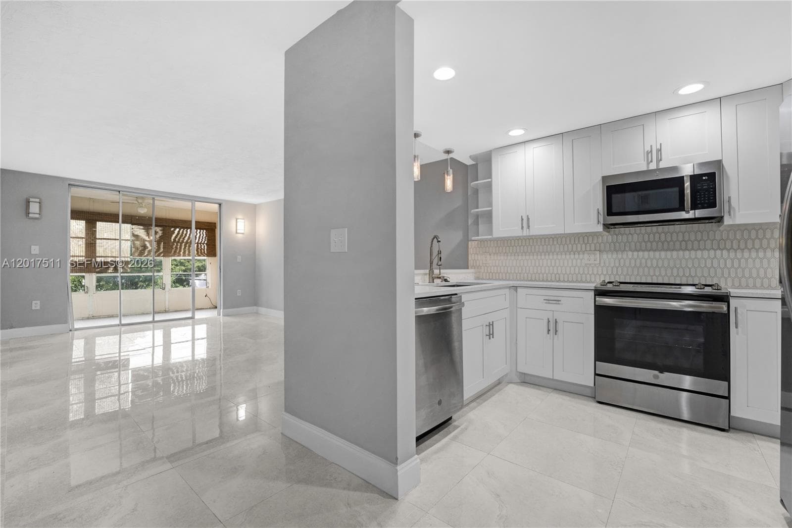 7100 NW 17th St # 305, Plantation, FL 33313 — zdjęcie 2
