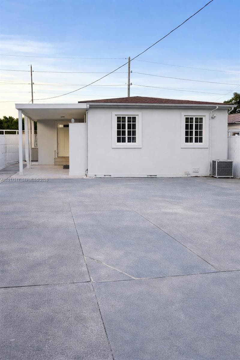 538 E 13th St, Hialeah, FL 33010 — zdjęcie 2
