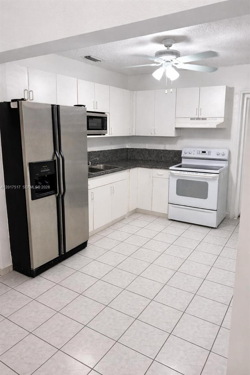 538 E 13th St, Hialeah, FL 33010 — zdjęcie 3