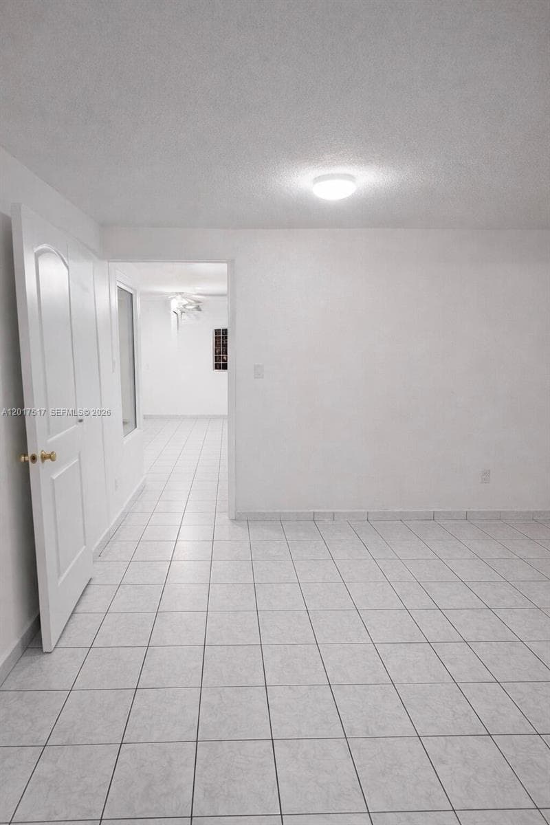 538 E 13th St, Hialeah, FL 33010 — zdjęcie 5