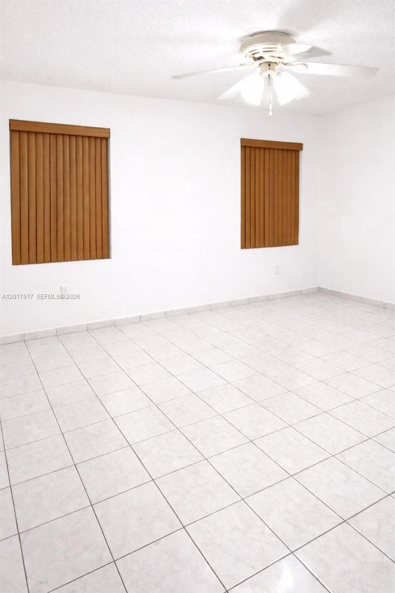 538 E 13th St, Hialeah, FL 33010 — zdjęcie 4