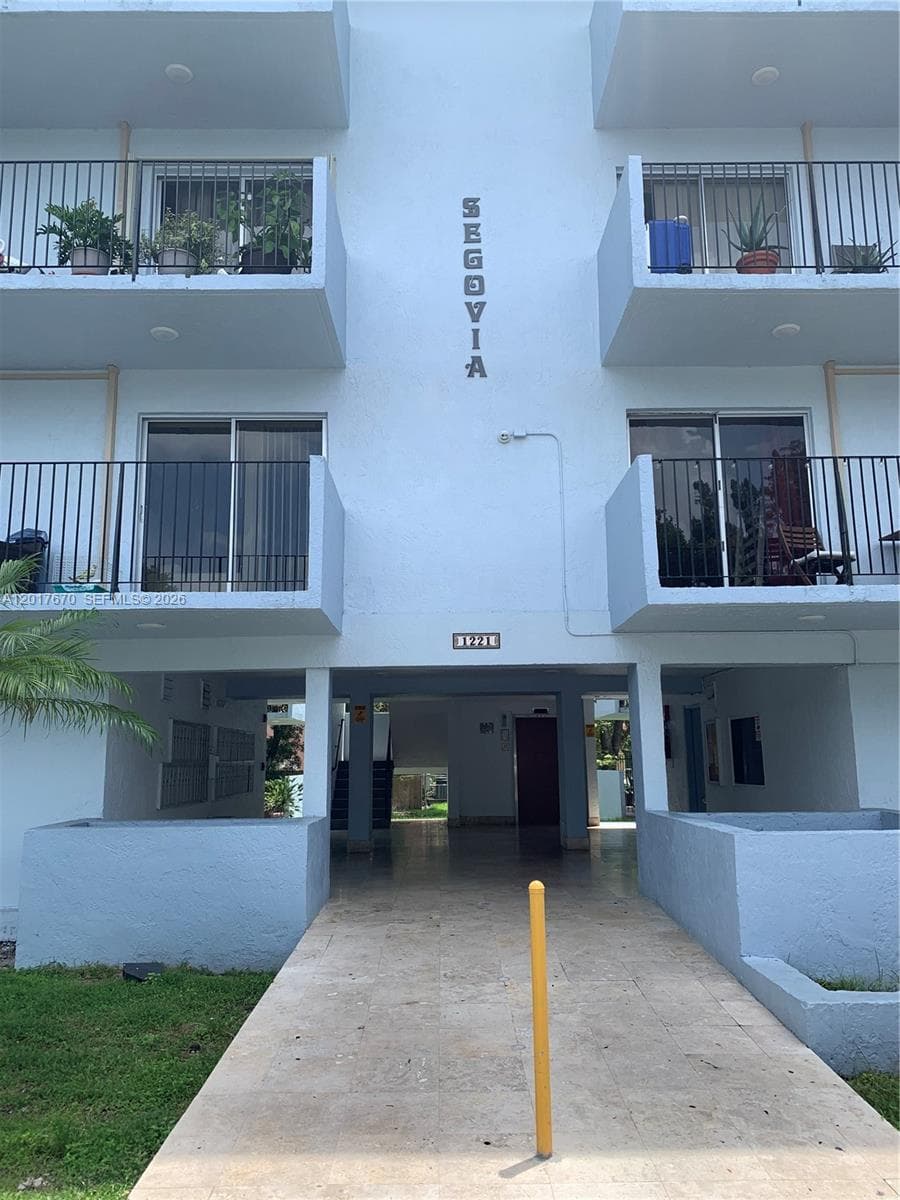 1221 SW 122nd Ave # 207, Miami, FL 33184 — zdjęcie 2