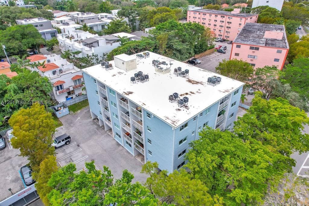 2920 SW 28th Ter # 207, Miami, FL 33133 — zdjęcie 4