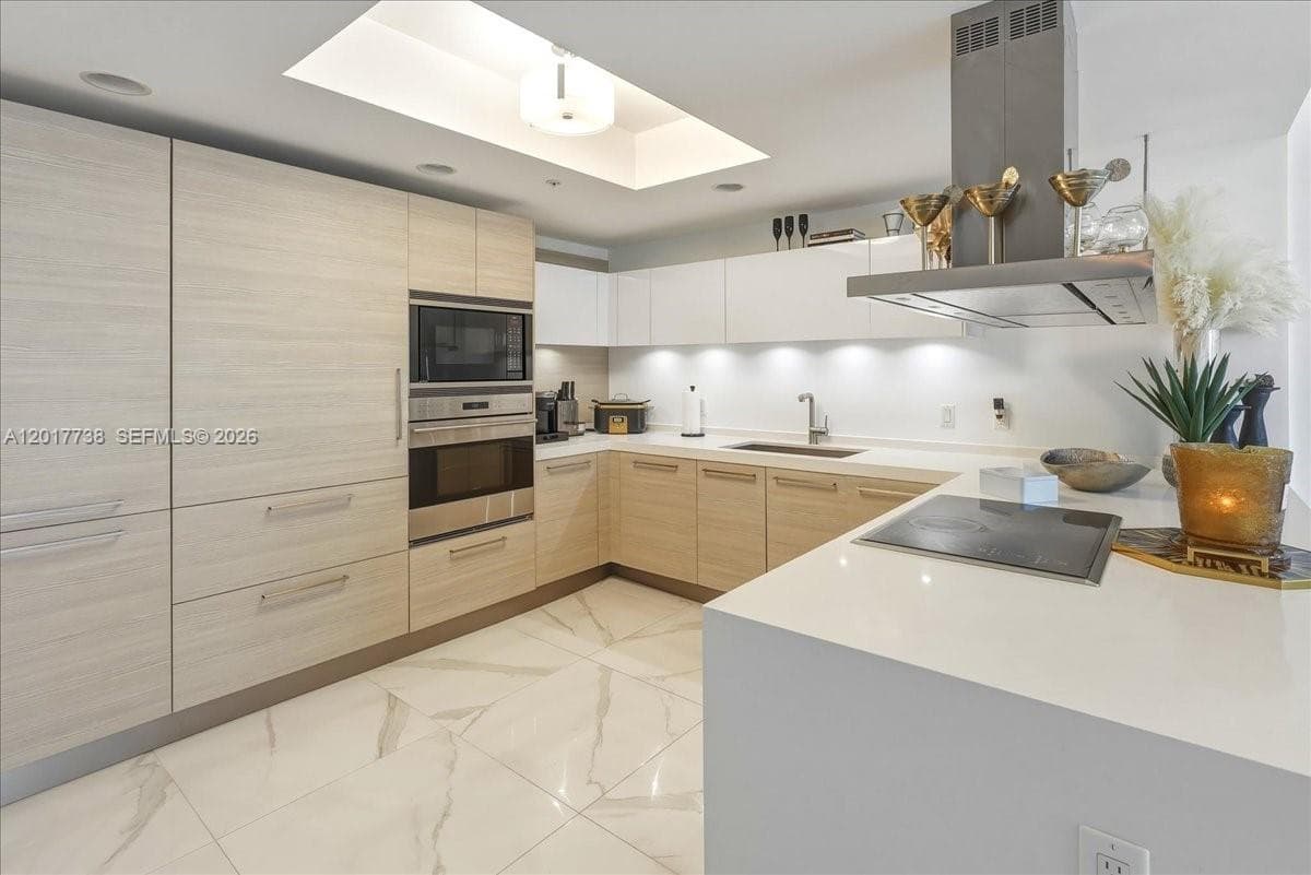 17301 Biscayne Blvd # 605, North Miami Beach, FL 33160 — zdjęcie 3