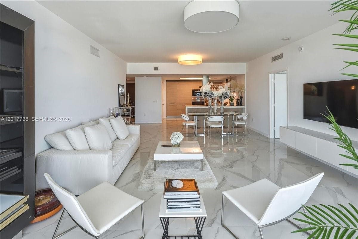 17301 Biscayne Blvd # 605, North Miami Beach, FL 33160 — zdjęcie 5