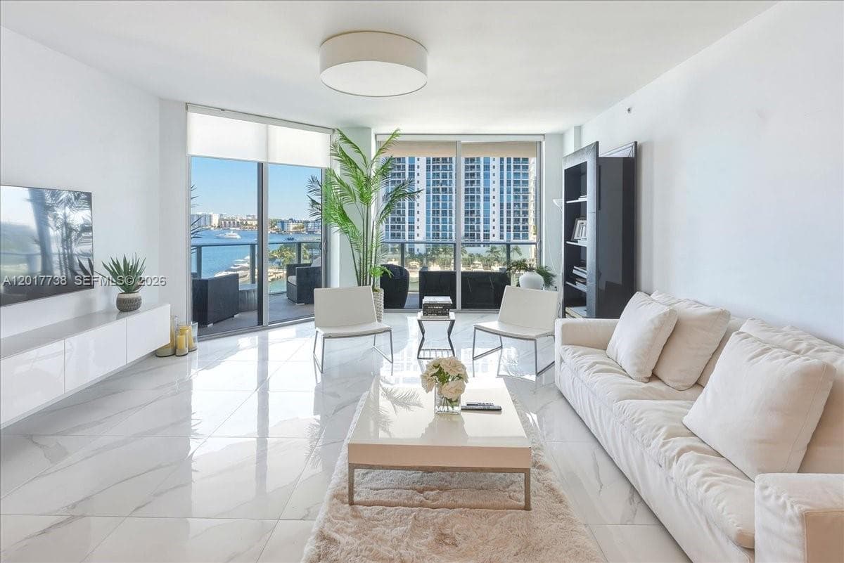 17301 Biscayne Blvd # 605, North Miami Beach, FL 33160 — zdjęcie 4