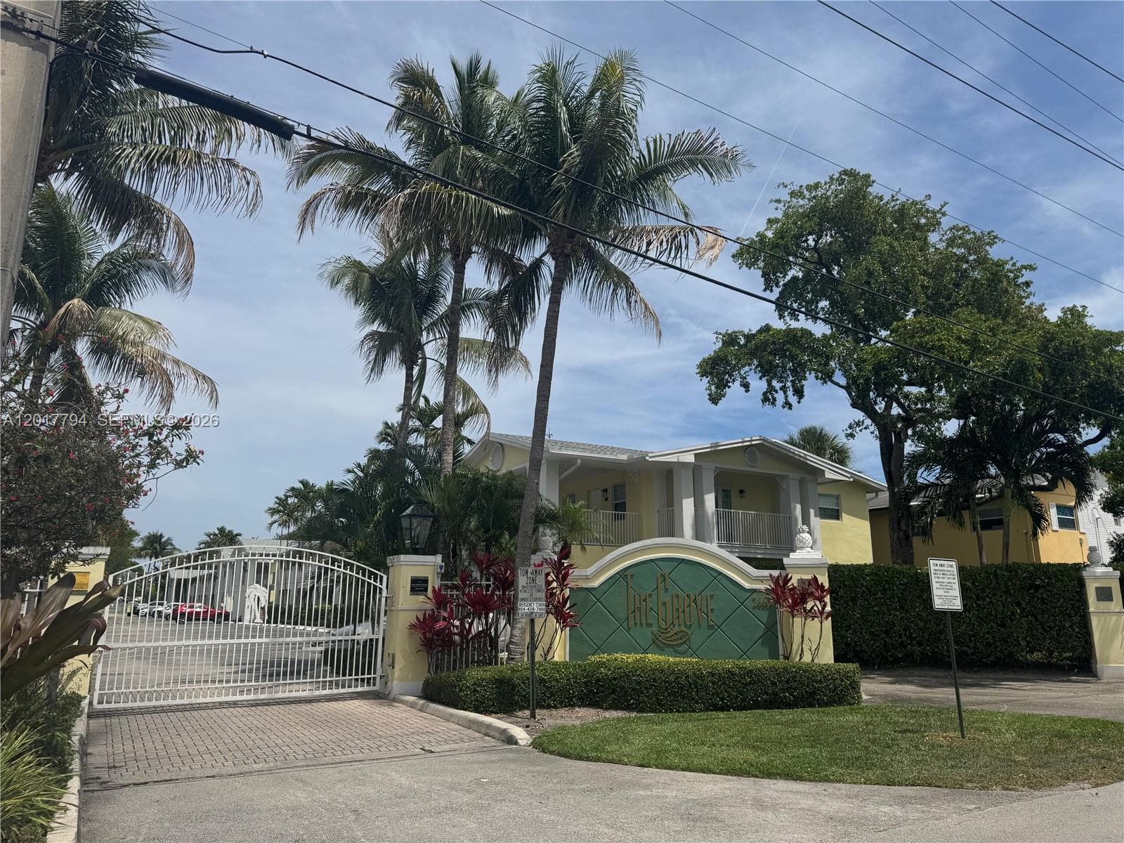 2660 NE 8th Ave # 215, Wilton Manors, FL 33334