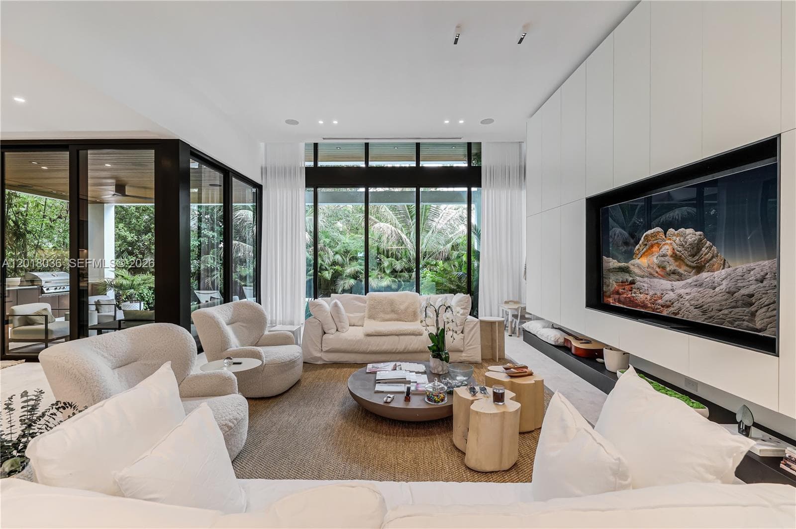 1092 N Venetian Dr, Miami, FL 33139 — zdjęcie 3