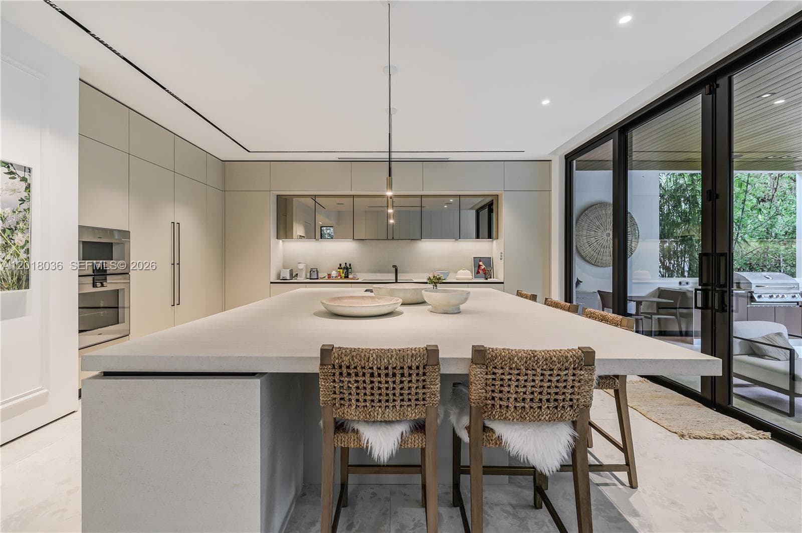 1092 N Venetian Dr, Miami, FL 33139 — zdjęcie 5