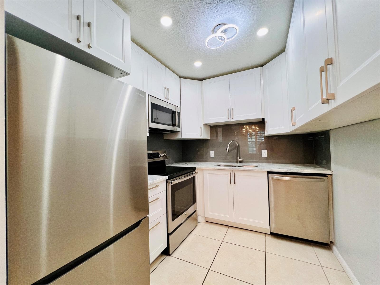 74 Berkshire C, West Palm Beach, FL 33417 — zdjęcie 2