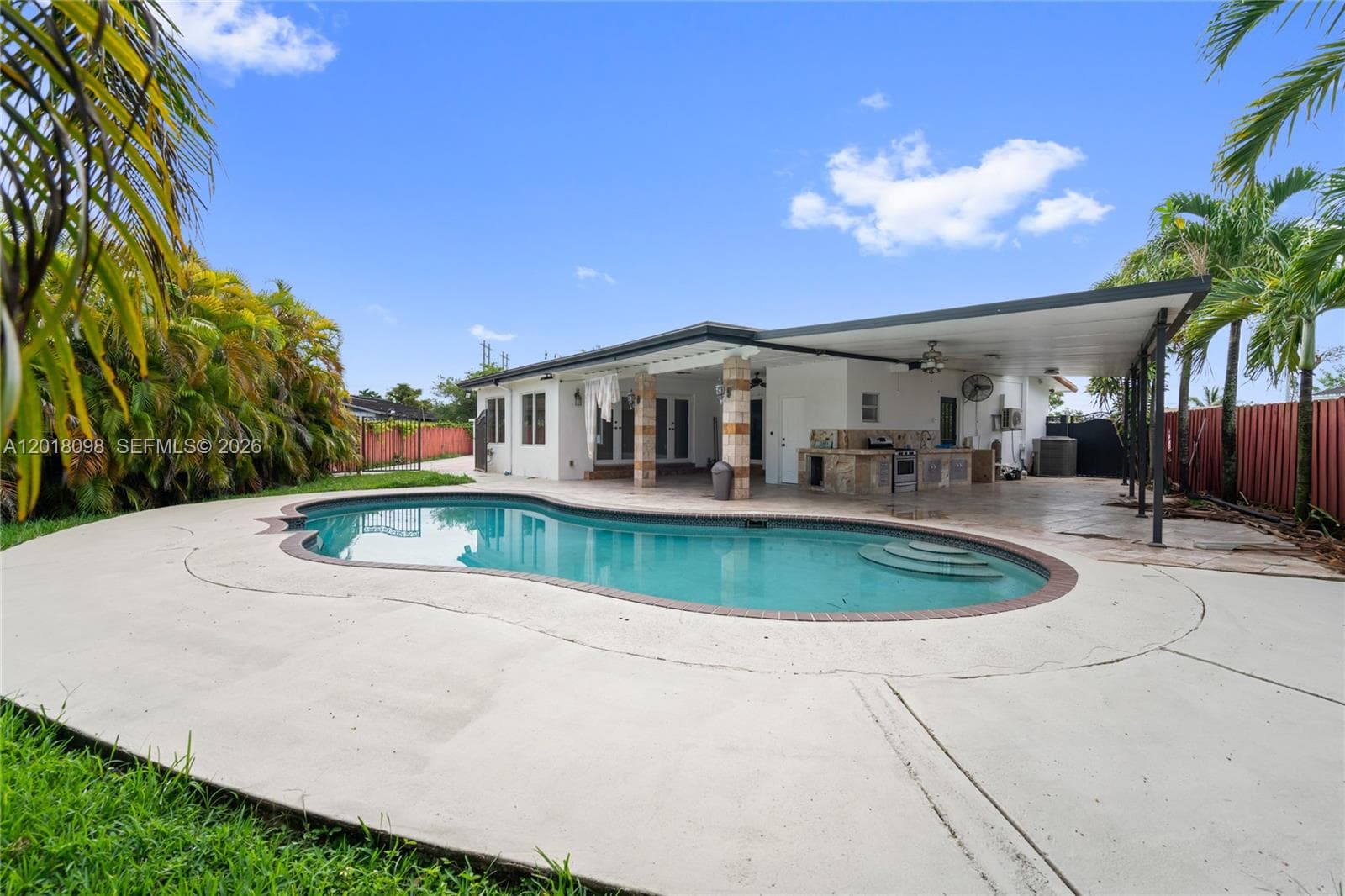 13611 SW 77th St, Miami, FL 33183