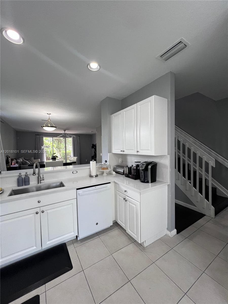 681 NW 42nd Ave # -, Plantation, FL 33317 — zdjęcie 2