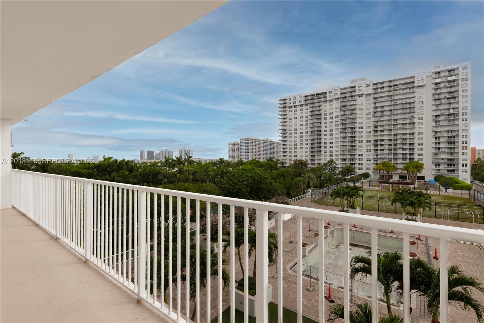 2851 NE 183rd St # 504E, Aventura, FL 33160 — zdjęcie 4