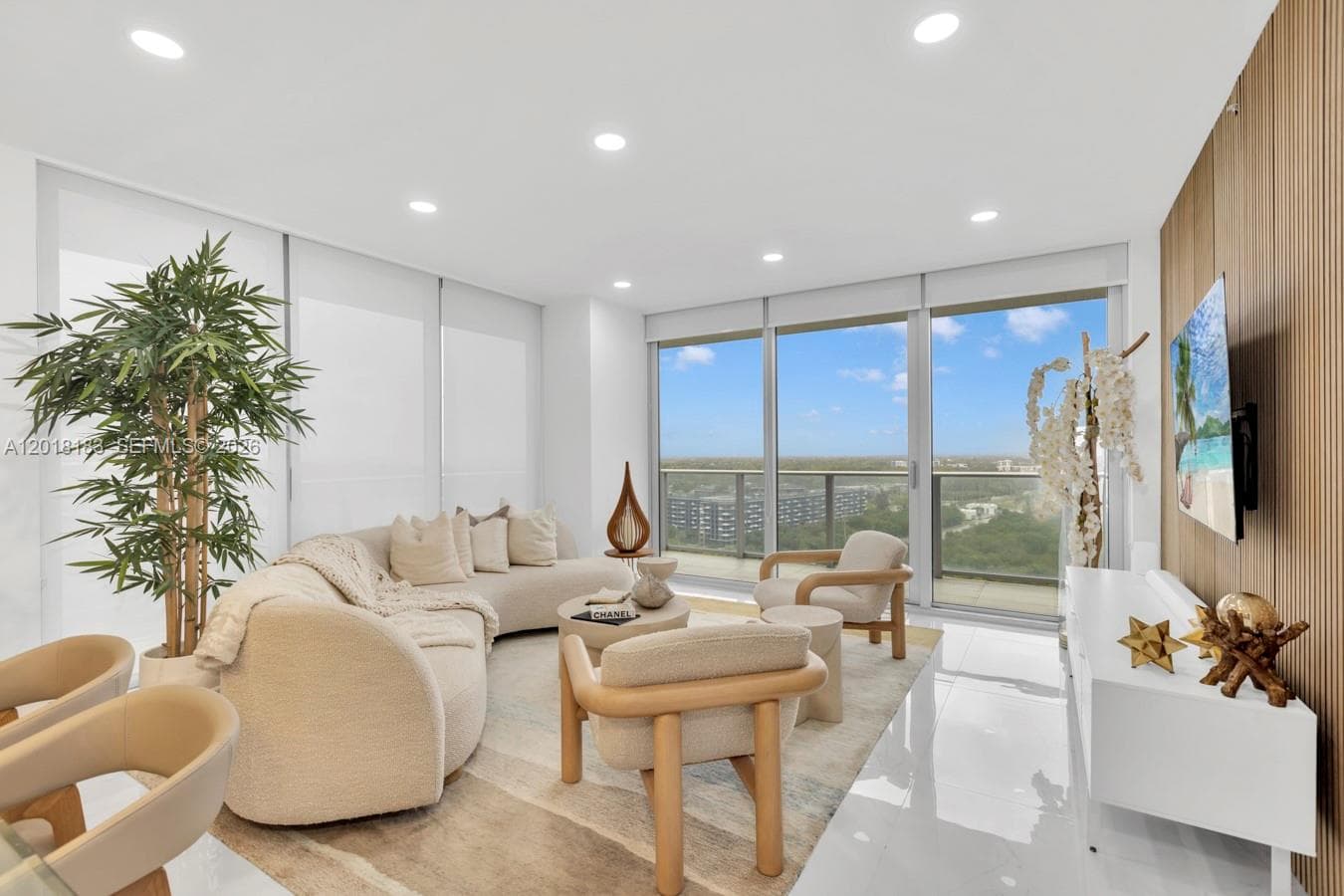 16385 Biscayne Blvd # 2101, North Miami Beach, FL 33160 — zdjęcie 3
