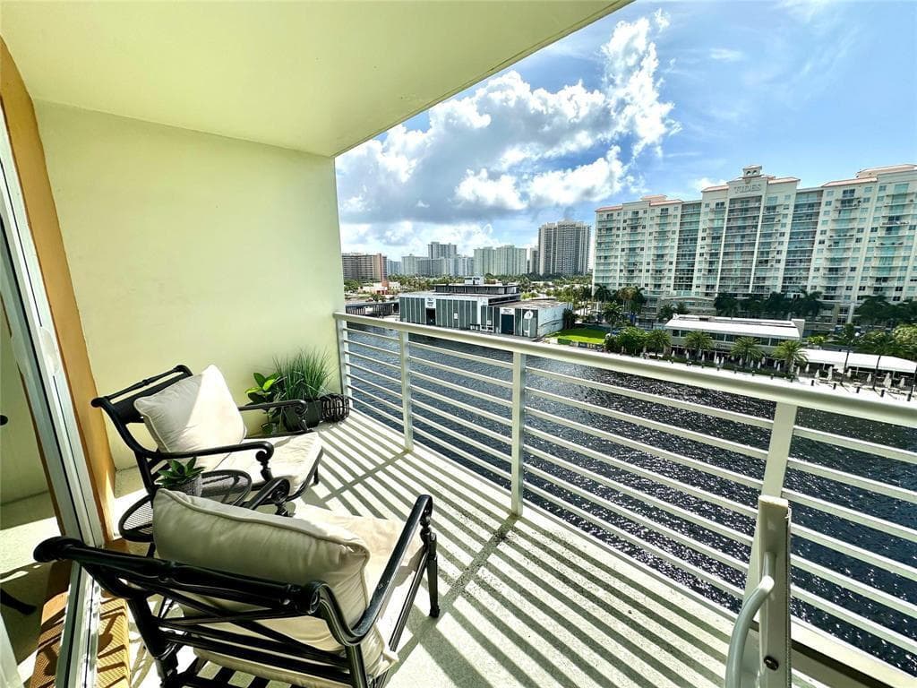 2900 NE 30th Street # K9, Fort Lauderdale, FL 33306 — zdjęcie 2