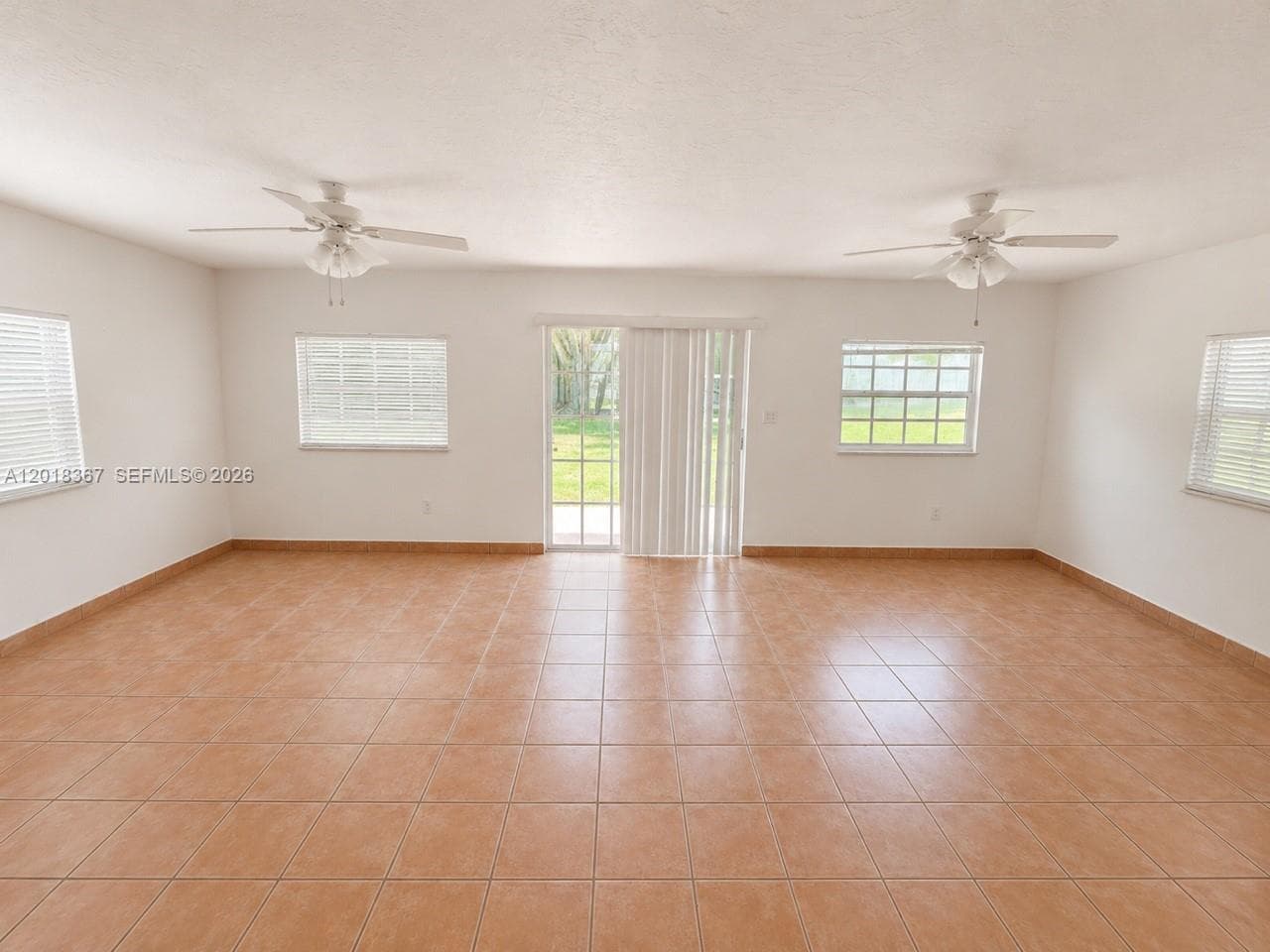 18054 SW 92nd Ct, Palmetto Bay, FL 33157 — zdjęcie 3