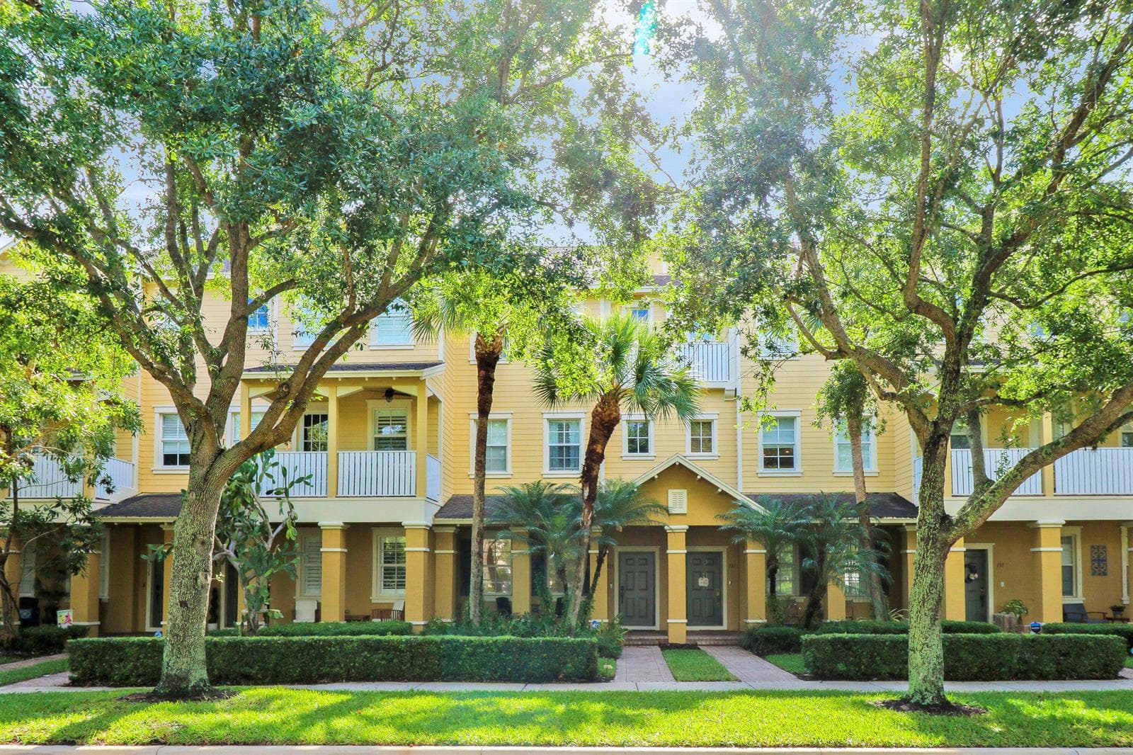 123 E Thatch Palm Circle, Jupiter, FL 33458