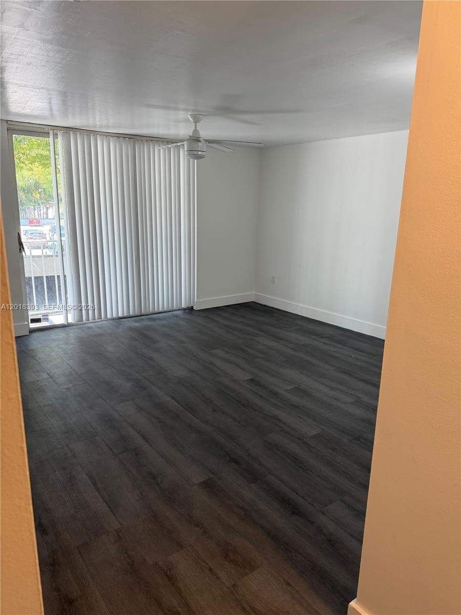 1740 NW N River Dr # 325, Miami, FL 33125 — zdjęcie 3