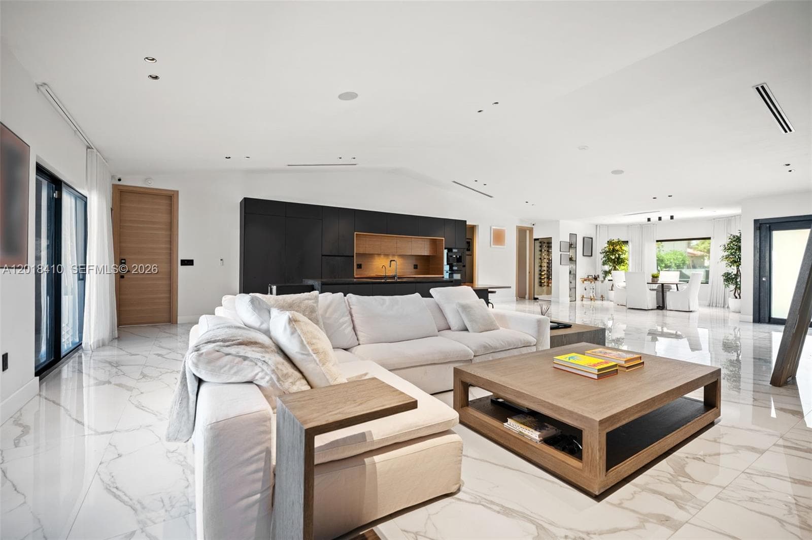 16431 NE 34th Ave, North Miami Beach, FL 33160 — zdjęcie 4