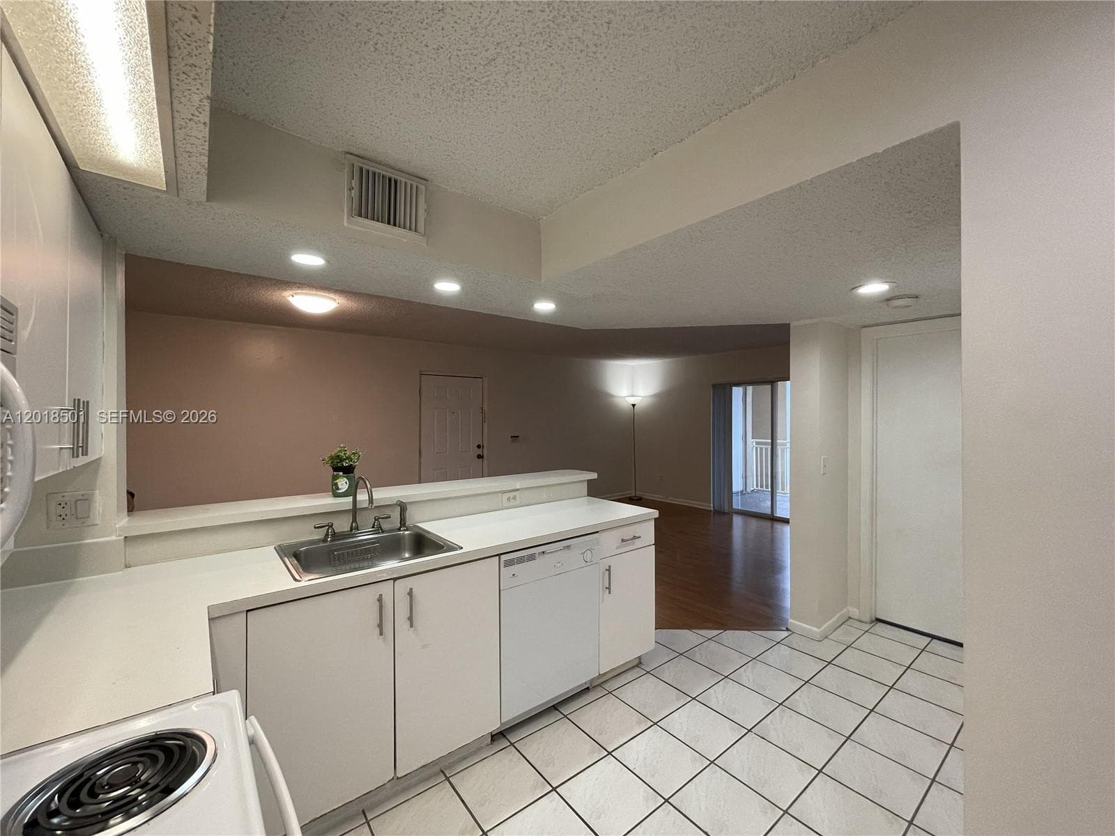 18890 NW 57th Ave # 207, Hialeah, FL 33015 — zdjęcie 2