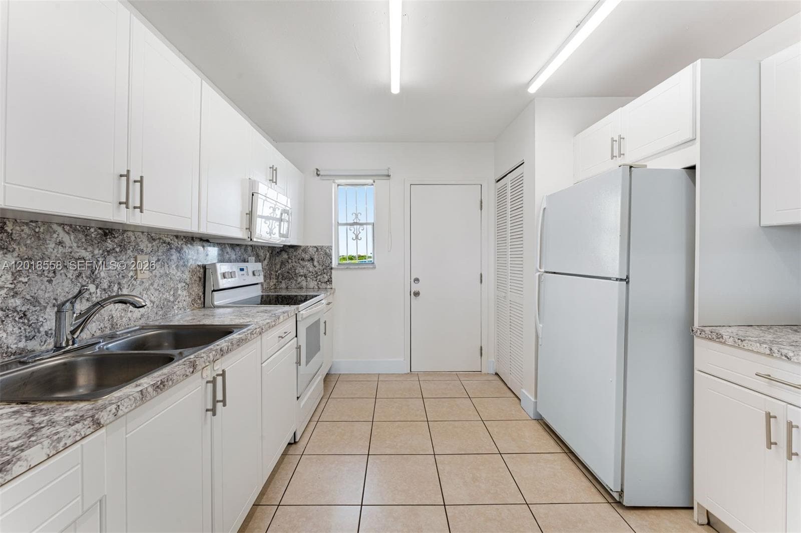 1950 W 54th St # 412, Hialeah, FL 33012 — zdjęcie 5